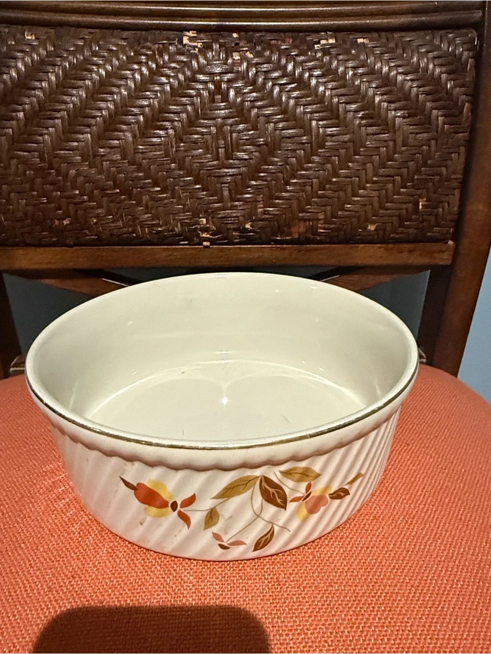 Vintage Hall Superior Kitchenware. EUC . No chips or cracks.